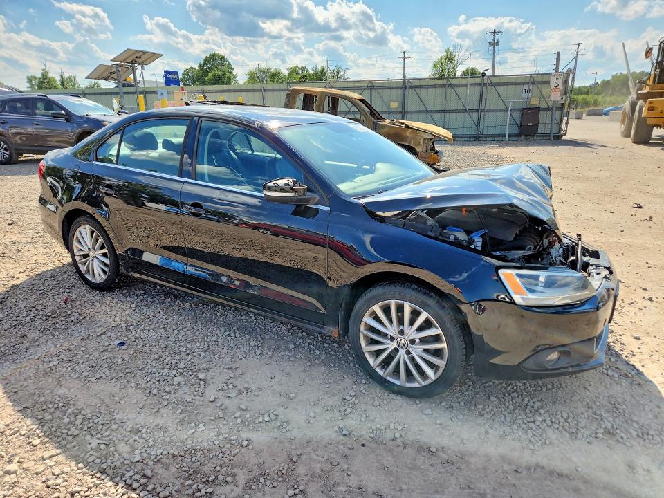 63900976 :رقم المزاد ، 3VWLX7AJ7DM389731 vin ، 2013 Volkswagen Jetta مزاد بيع