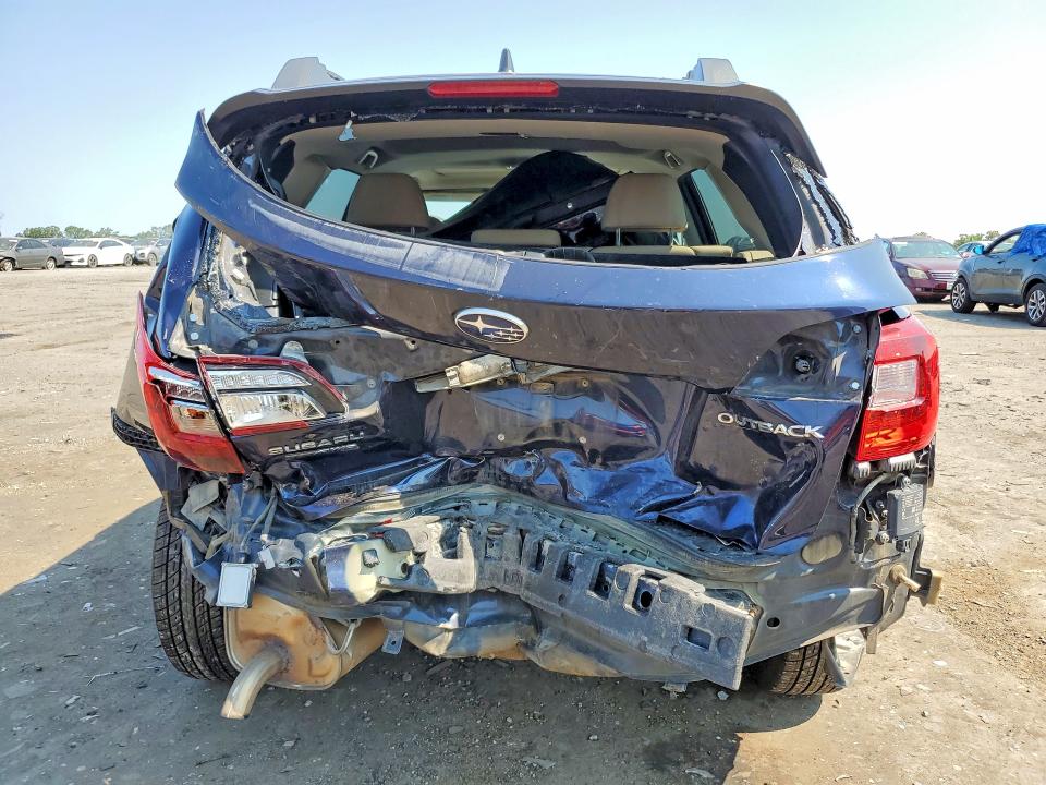 64677896 :رقم المزاد ، 4S4BSANC4J3313351 vin ، 2018 Subaru Outback مزاد بيع