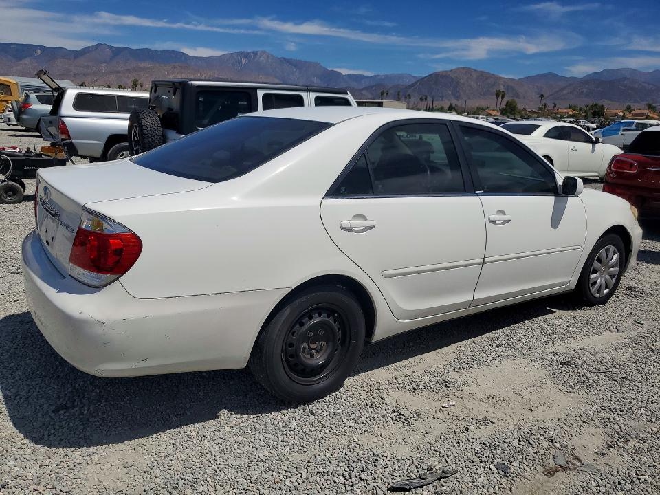65690476 :رقم المزاد ، 4T1BE32K15U404284 vin ، 2005 Toyota Camry مزاد بيع