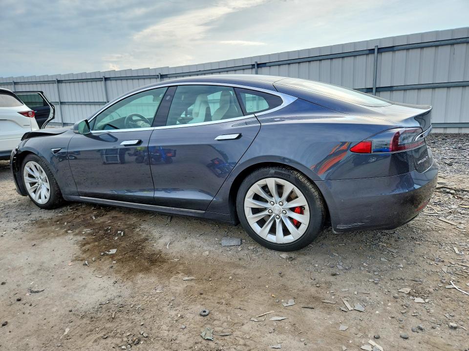 Продажа на аукционе авто 2018 Tesla Model S, vin: 5YJSA1E45JF276040, номер лота: 65276186