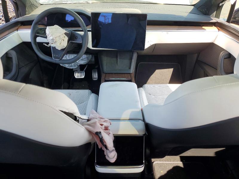 63947236 :رقم المزاد ، 7SAXCBE57PF422075 vin ، 2023 Tesla Model X مزاد بيع