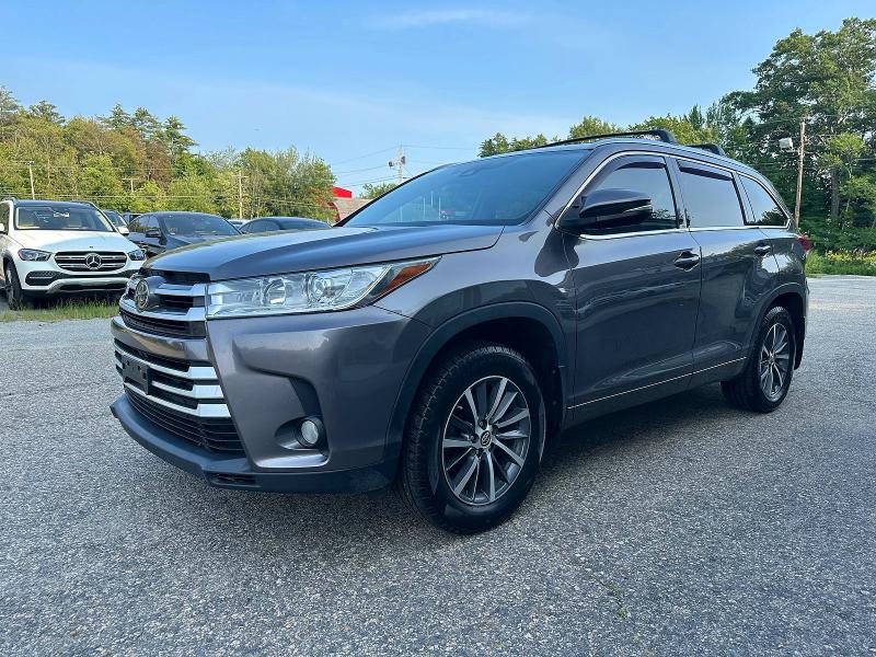2018 Toyota Highlander მანქანა იყიდება აუქციონზე, vin: 5TDJZRFH5JS535979, აუქციონის ნომერი: 65192076