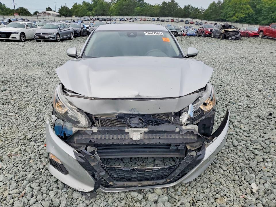 64577986 :رقم المزاد ، 1N4BL4BVXMN389910 vin ، 2021 Nissan Altima مزاد بيع