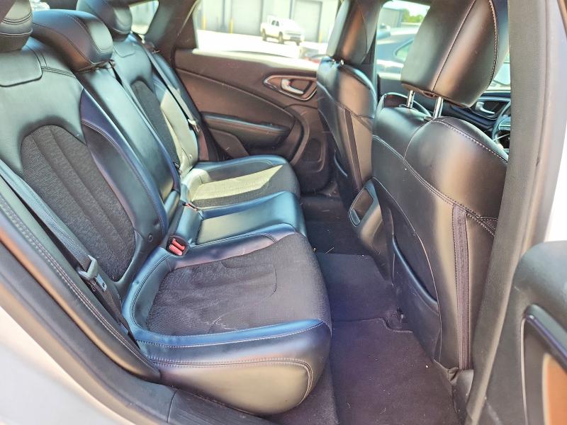Продаж на аукціоні авто 2015 Chrysler 200, vin: 1C3CCCBB3FN590859, номер лоту: 64136206