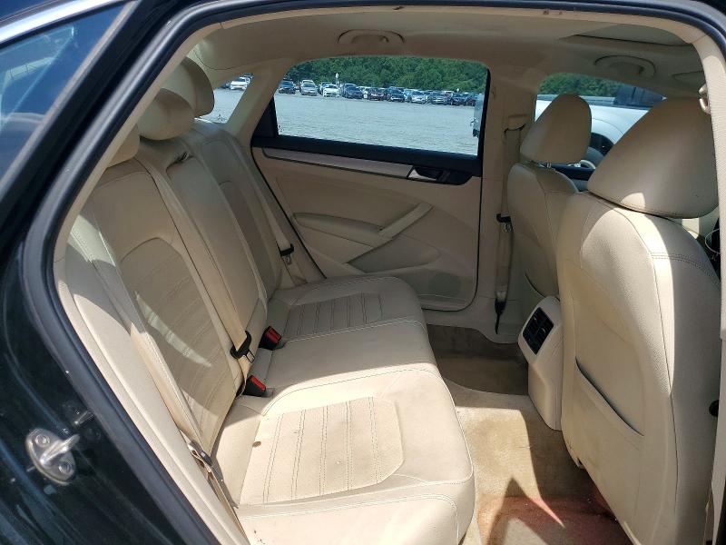 63179066 :رقم المزاد ، 1VWBS7A38FC031053 vin ، 2015 Volkswagen Passat مزاد بيع