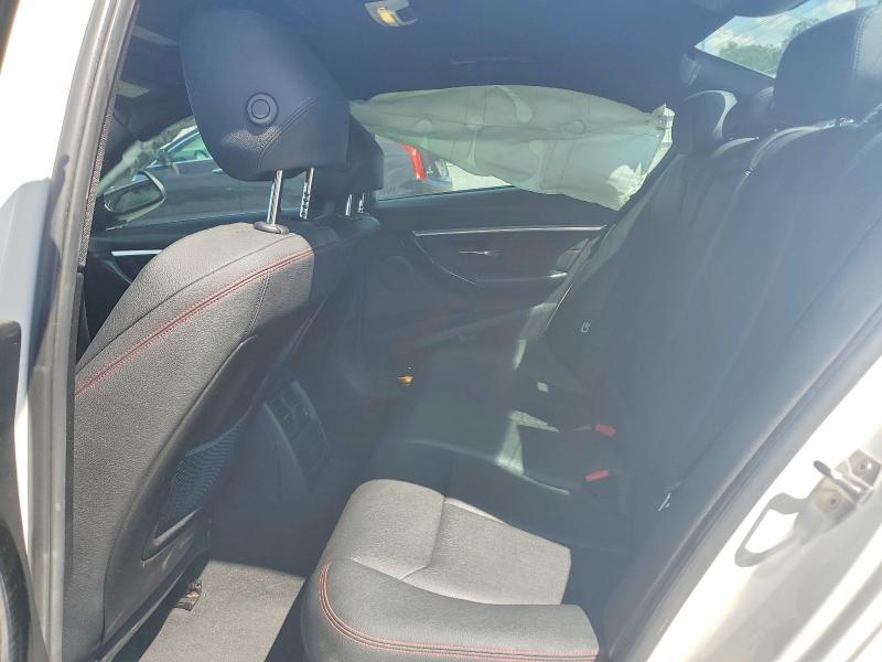63793496 :رقم المزاد ، WBA8B9C51JEE80823 vin ، 2018 Bmw 330 مزاد بيع