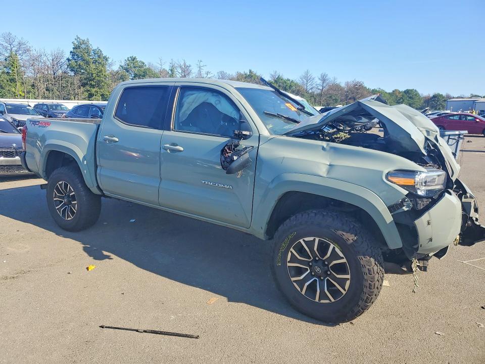 66483036 :رقم المزاد ، 3TYCZ5AN3NT087119 vin ، 2022 Toyota Tacoma مزاد بيع