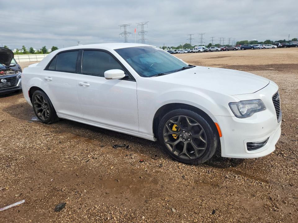 Продажа на аукционе авто 2018 Chrysler 300, vin: 2C3CCABT9JH302101, номер лота: 61903036