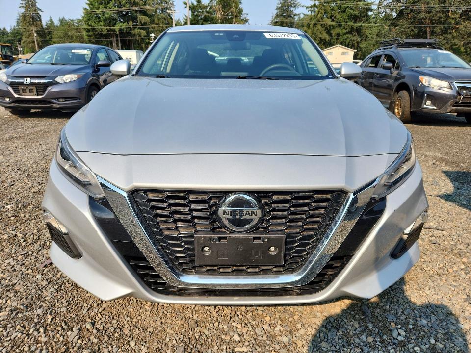 63672896 :رقم المزاد ، 1N4BL4DW4NN364895 vin ، 2022 Nissan Altima مزاد بيع