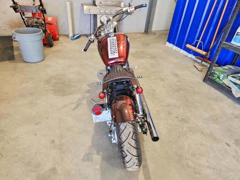 65888206 :رقم المزاد ، 1HFSC43201A100217 vin ، 2001 Honda Vt1100 مزاد بيع