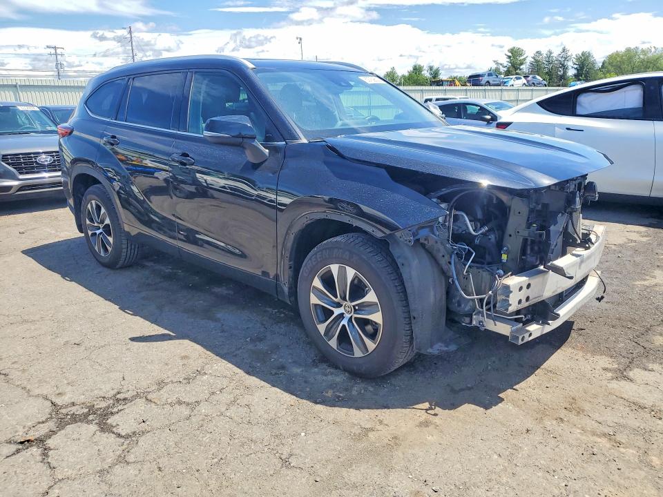 62759626 :رقم المزاد ، 5TDGZRBH9NS192437 vin ، 2022 Toyota Highlander مزاد بيع