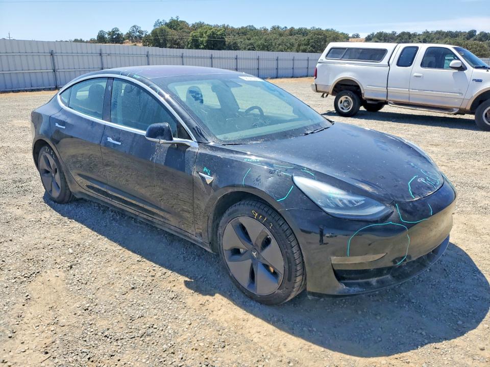 58026386 :رقم المزاد ، 5YJ3E1EAXJF171976 vin ، 2018 Tesla Model 3 مزاد بيع