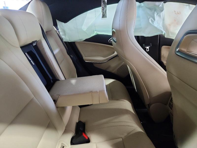 65290366 :رقم المزاد ، WDDSJ4GB5HN449943 vin ، 2017 Mercedes-benz Cla مزاد بيع
