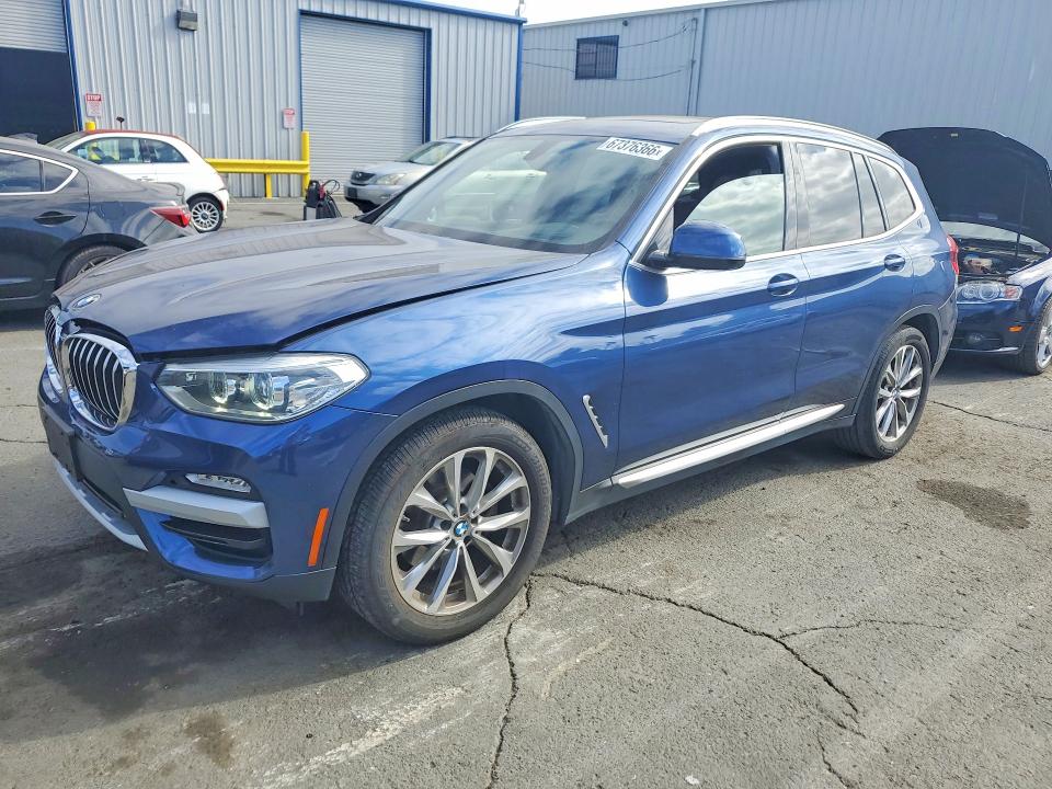 67376366 :رقم المزاد ، 5UXTR9C51JLD72091 vin ، 2018 Bmw X3 مزاد بيع