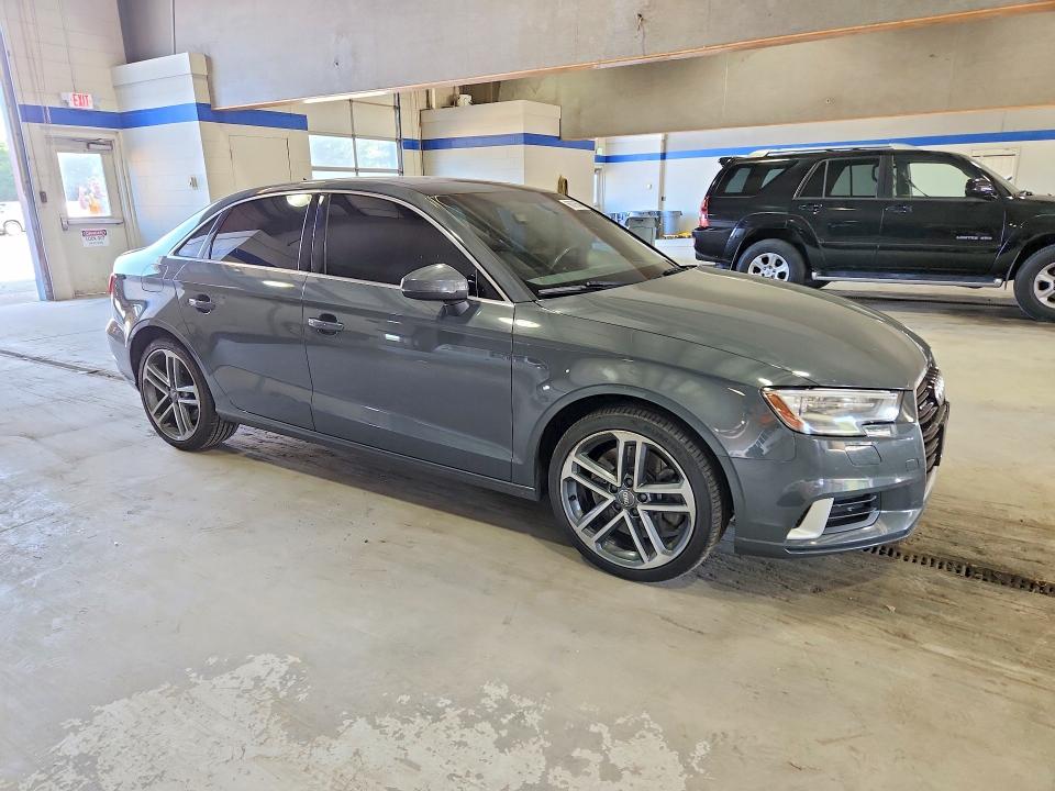 66075506 :رقم المزاد ، WAUBEGFF8KA119097 vin ، 2019 Audi A3 مزاد بيع