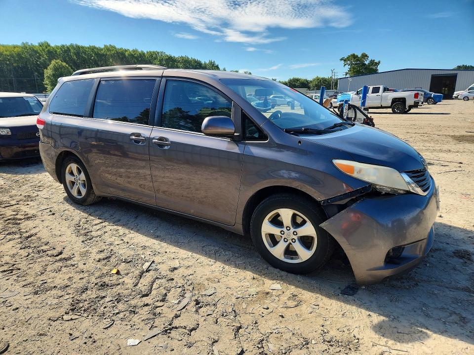 Aukcja sprzedaży 2013 Toyota Sienna, vin: 5TDKK3DC2DS372161, numer aukcji: 64376486