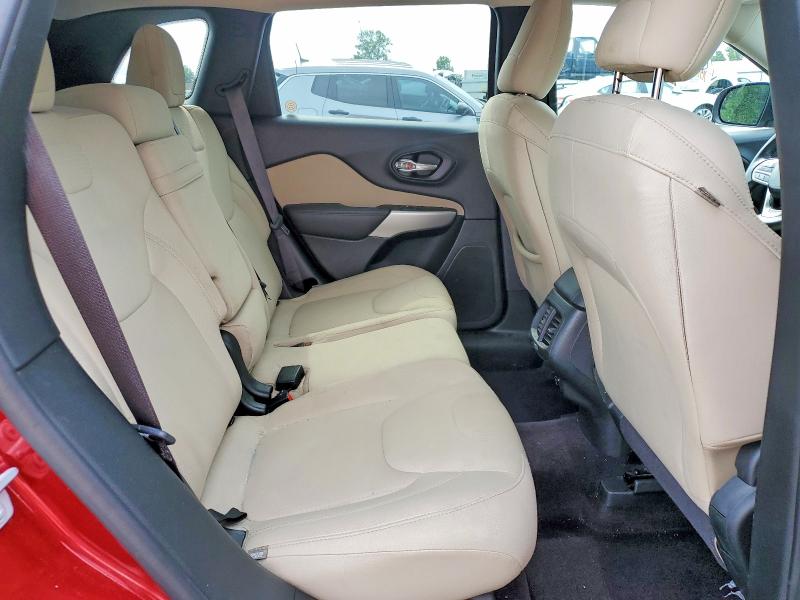 63688976 :رقم المزاد ، 1C4PJLCB7HW593438 vin ، 2017 Jeep Cherokee مزاد بيع