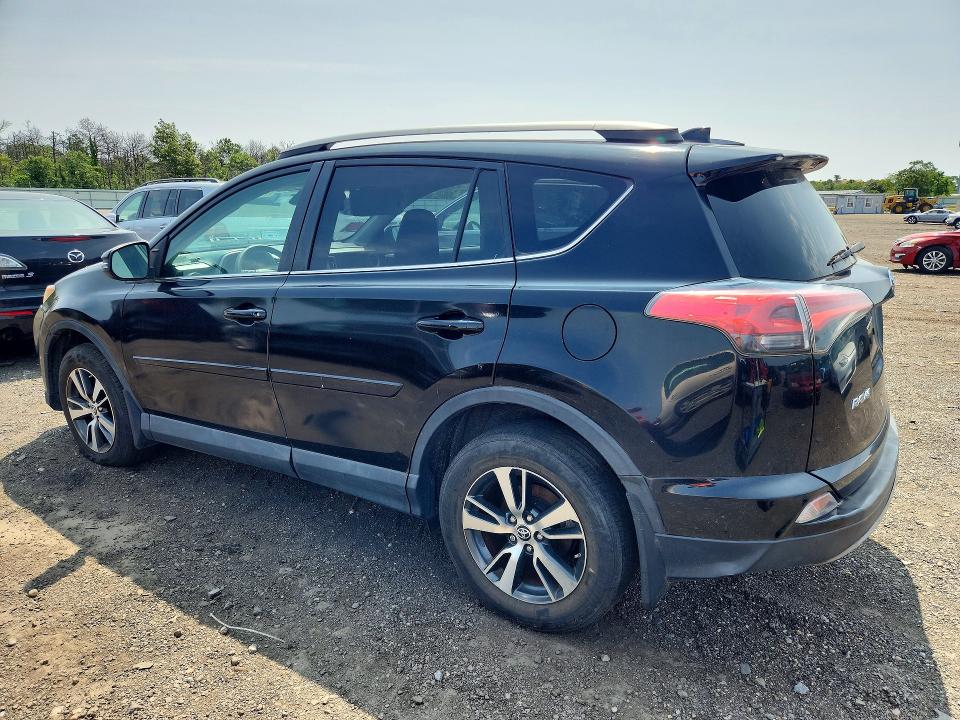 64378306 :رقم المزاد ، 2T3RFREVXHW663758 vin ، 2017 Toyota Rav4 مزاد بيع