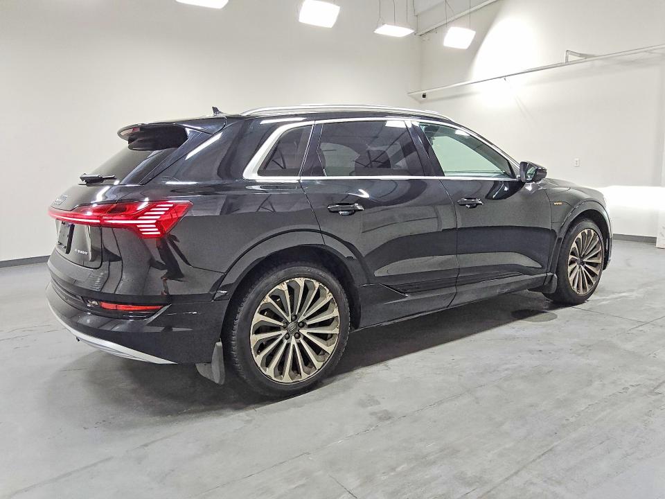 Aukcja sprzedaży 2019 Audi E-tron, vin: WA1VABGEXKB017048, numer aukcji: 64572266