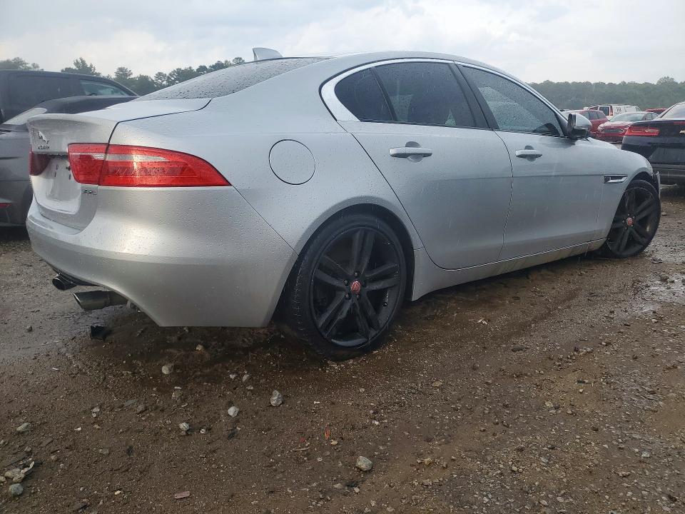 Продаж на аукціоні авто 2017 Jaguar Xe, vin: SAJAD4BV0HCP11444, номер лоту: 64722756