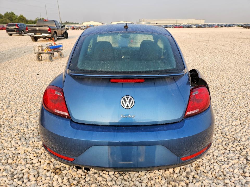 2019 Volkswagen Beetle მანქანა იყიდება აუქციონზე, vin: 3VWFD7AT6KM717323, აუქციონის ნომერი: 63687776