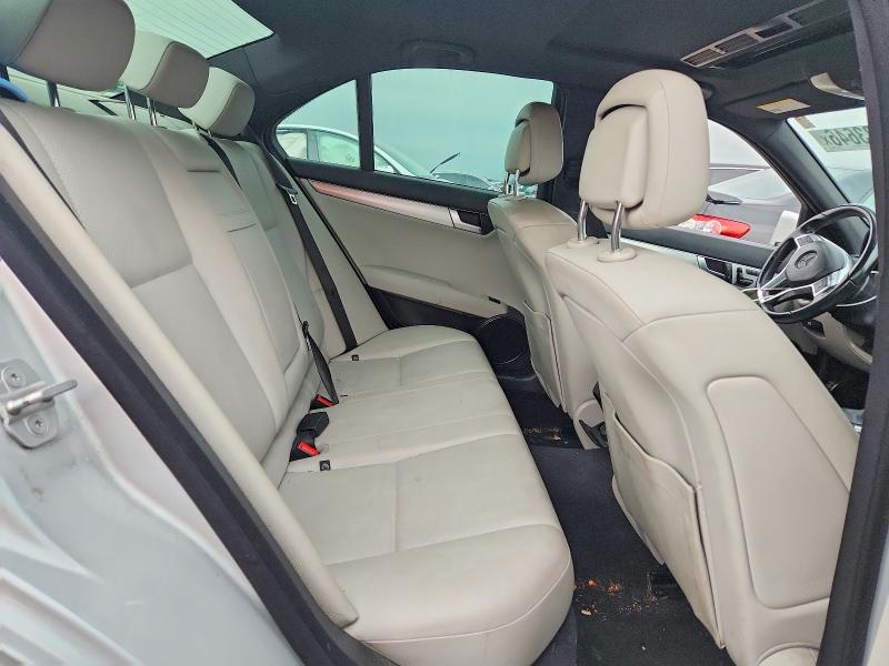 Продажа на аукционе авто 2012 Mercedes-benz C, vin: WDDGF8BBXCA713986, номер лота: 64483646