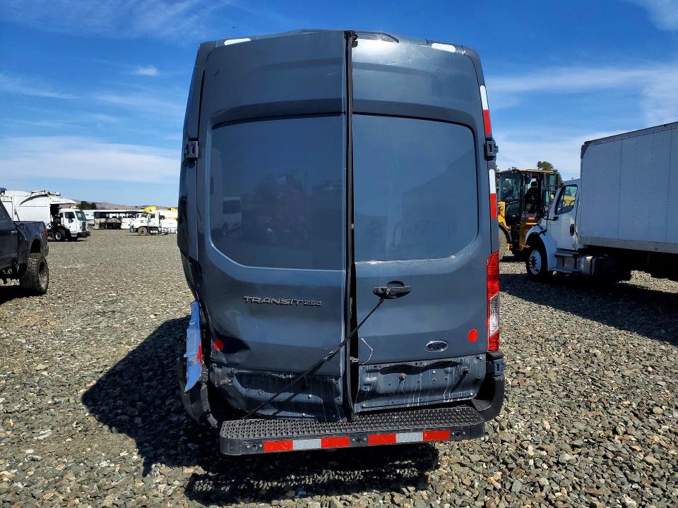 62324266 :رقم المزاد ، 1FTBR3X84LKB27743 vin ، 2020 Ford Transit مزاد بيع