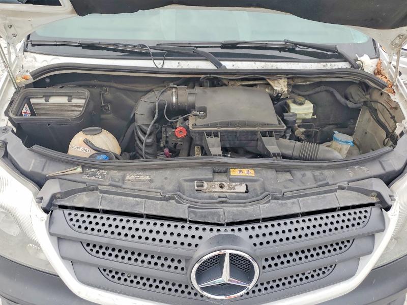63803646 :رقم المزاد ، WD3PE8DB6FP131728 vin ، 2015 Mercedes-benz Sprinter مزاد بيع