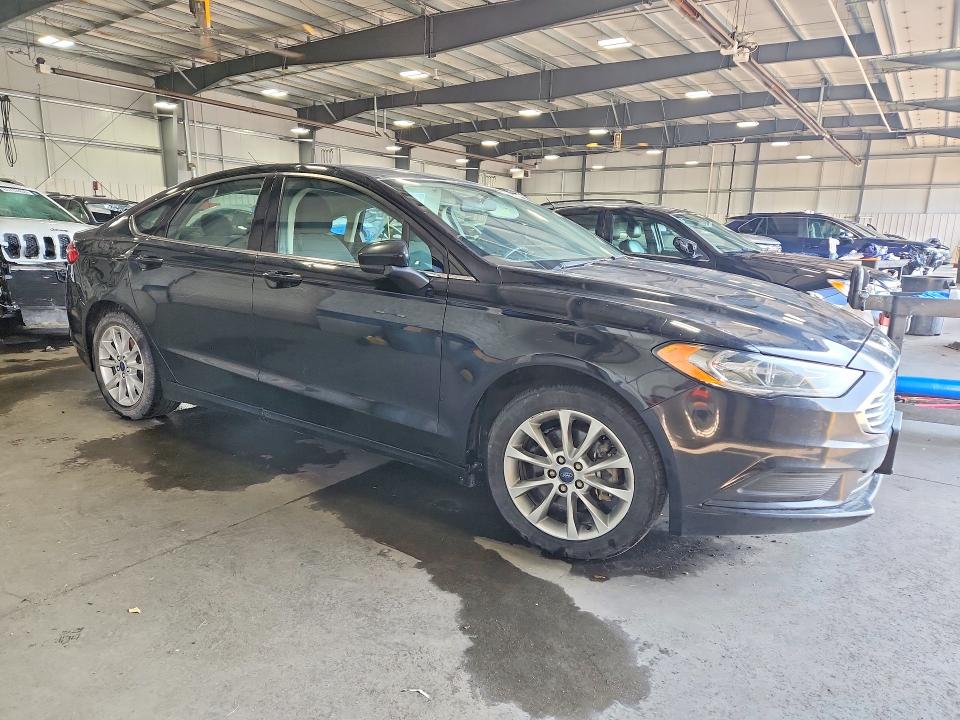 63617146 :رقم المزاد ، 3FA6P0HD5HR264295 vin ، 2017 Ford Fusion مزاد بيع