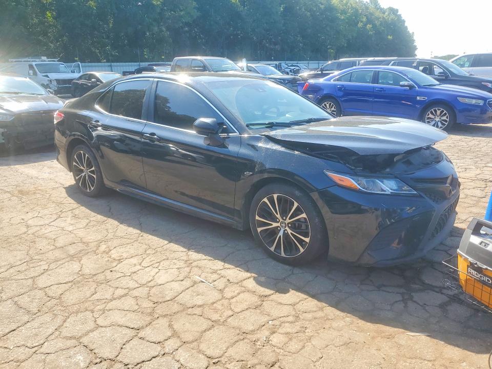 2018 Toyota Camry მანქანა იყიდება აუქციონზე, vin: 4T1B11HK2JU592086, აუქციონის ნომერი: 63813456