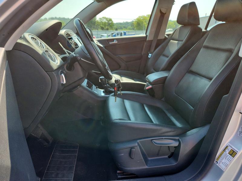 64783026 :رقم المزاد ، WVGBV7AX0HW510741 vin ، 2017 Volkswagen Tiguan مزاد بيع
