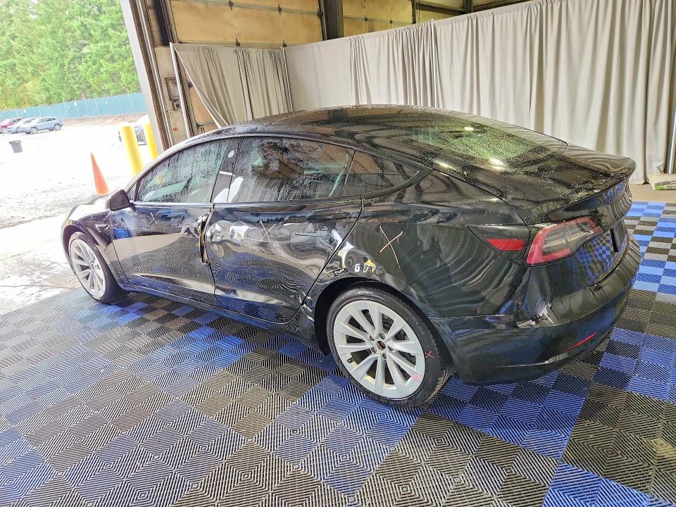 64856546 :رقم المزاد ، 5YJ3E1EA8NF370272 vin ، 2022 Tesla Model 3 مزاد بيع