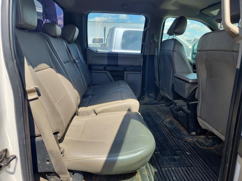64727686 :رقم المزاد ، 1FD0W4GT0HEB81360 vin ، 2017 Ford F450 مزاد بيع