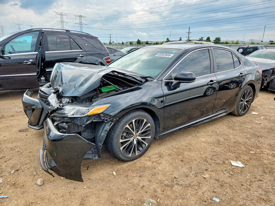 63842666 :رقم المزاد ، 4T1G11AK5LU990637 vin ، 2020 Toyota Camry مزاد بيع
