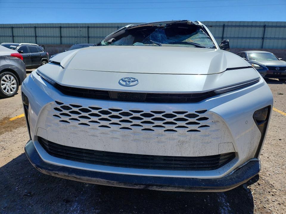 Продажа на аукционе авто 2025 Toyota Crown Signia, vin: JTDACAAJ7S3011183, номер лота: 66299396