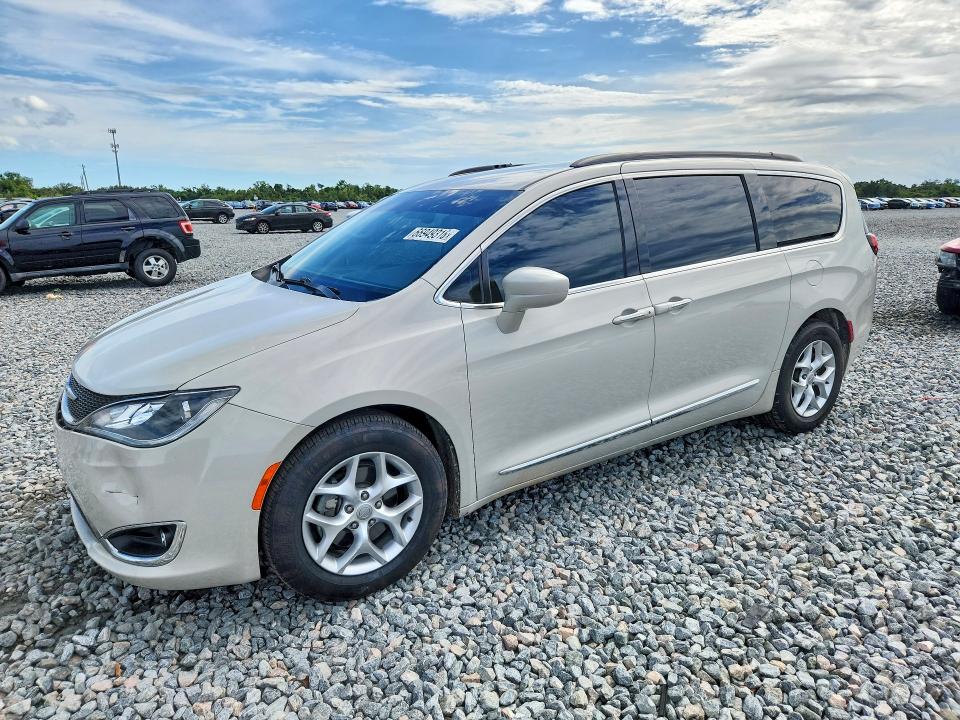 66949316 :رقم المزاد ، 2C4RC1BG8HR610597 vin ، 2017 Chrysler Pacifica مزاد بيع