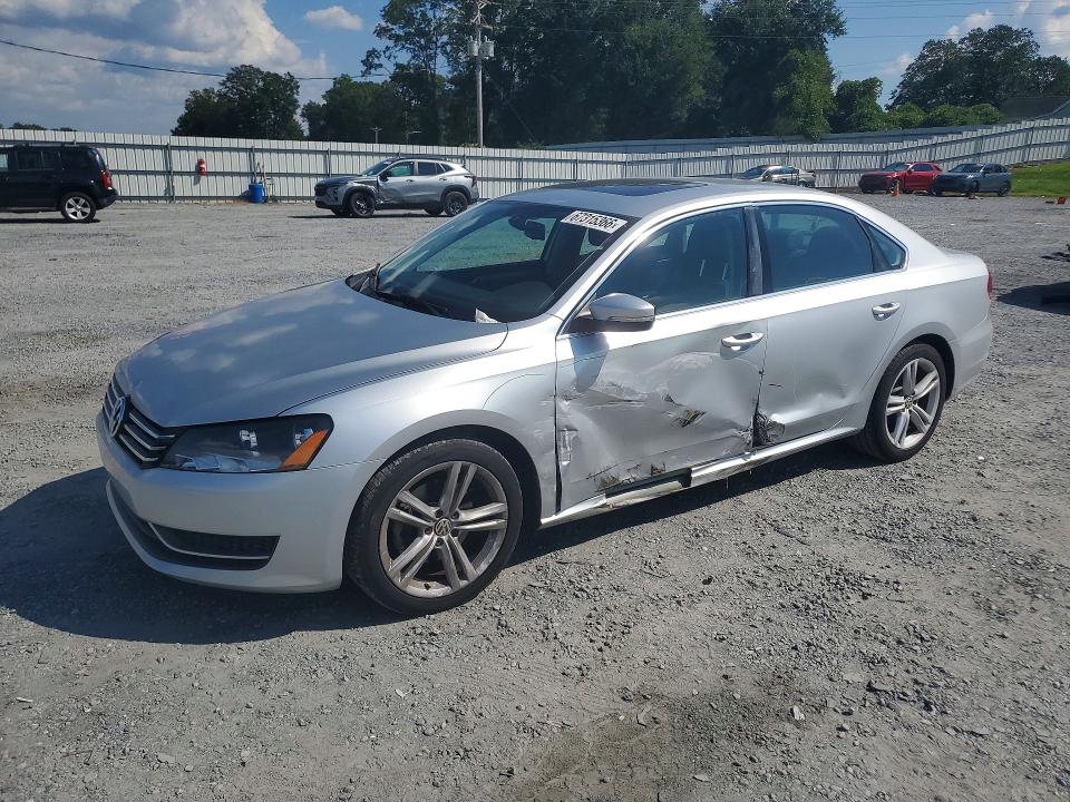 67315366 :رقم المزاد ، 1VWBP7A32EC015057 vin ، 2014 Volkswagen Passat مزاد بيع