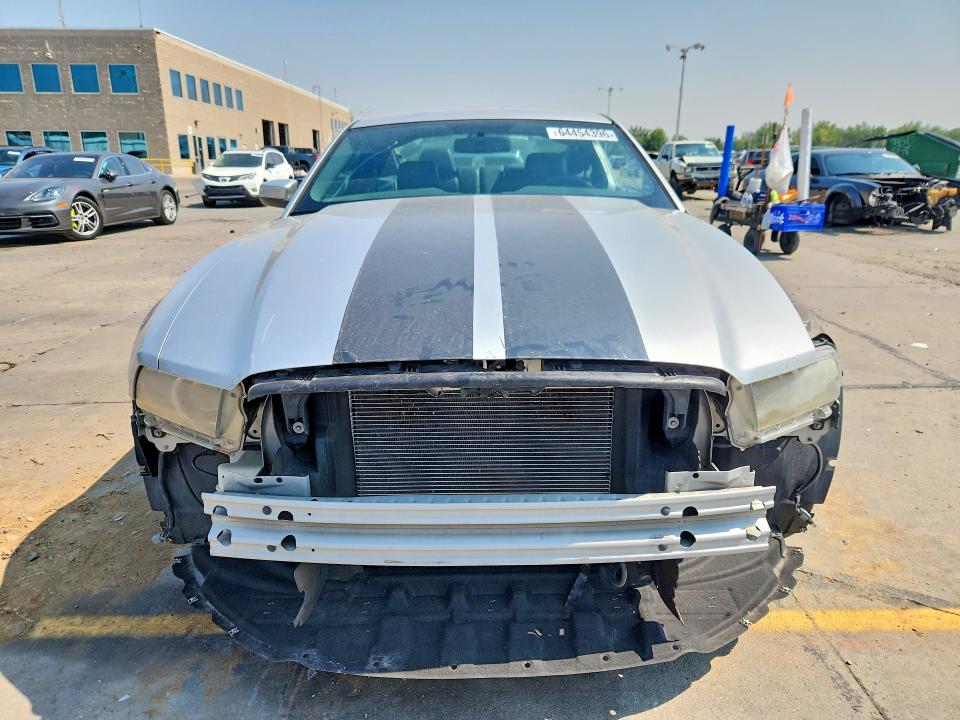 64454396 :رقم المزاد ، 1ZVBP8AM6D5238218 vin ، 2013 Ford Mustang مزاد بيع