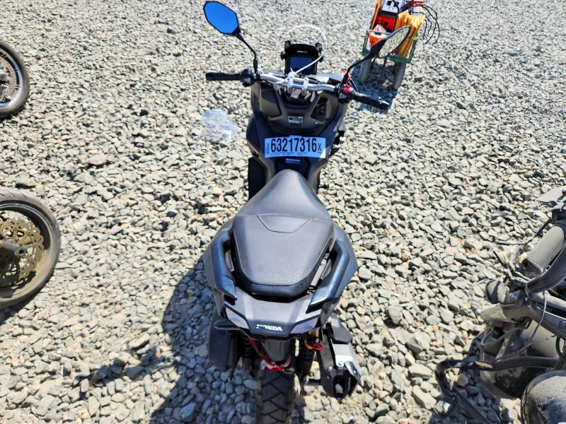 63217316 :رقم المزاد ، MLHKF5454S5101328 vin ، 2025 Honda Adv160 مزاد بيع