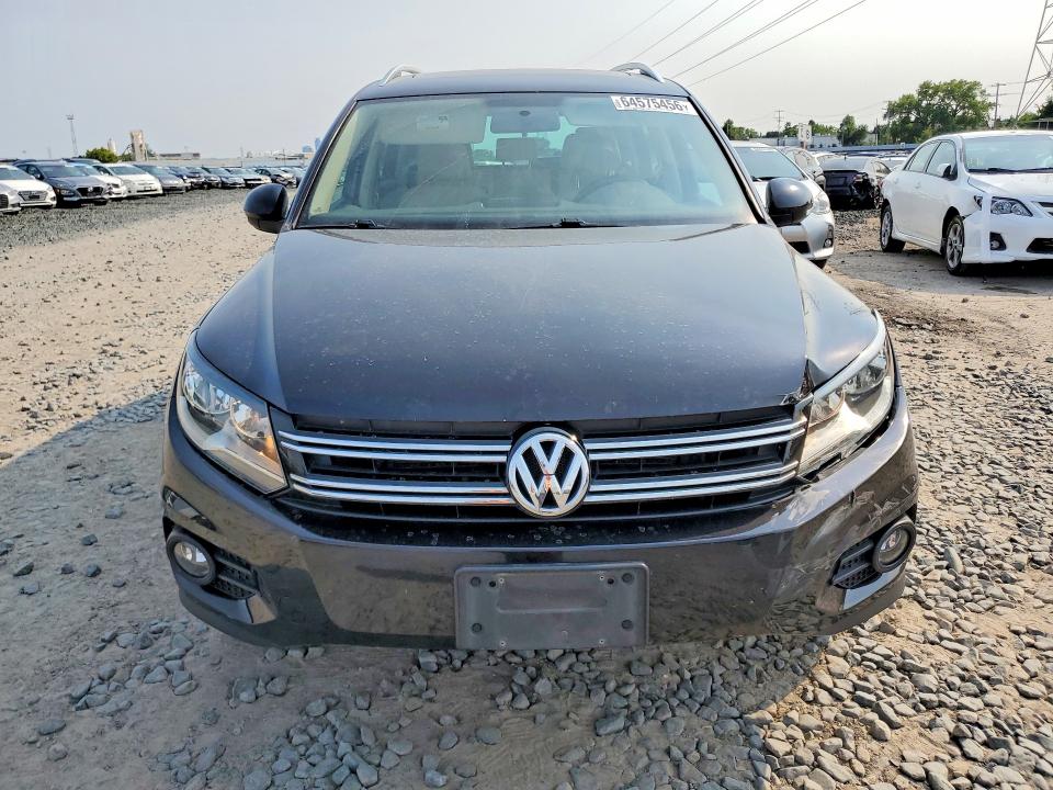 2013 Volkswagen Tiguan მანქანა იყიდება აუქციონზე, vin: WVGBV7AX9DW501479, აუქციონის ნომერი: 64575456