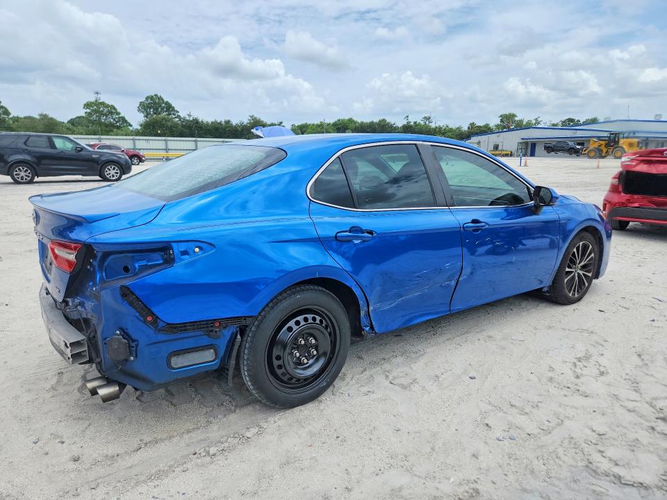 Продаж на аукціоні авто 2018 Toyota Camry, vin: 4T1B11HK4JU010358, номер лоту: 63701756