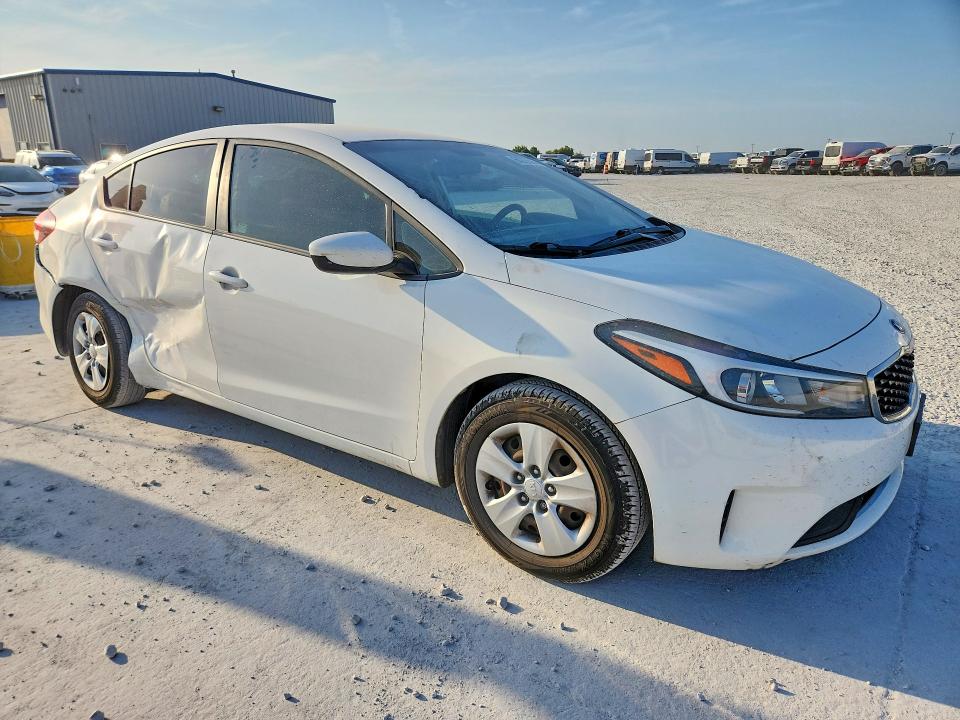 2017 Kia Forte მანქანა იყიდება აუქციონზე, vin: 3KPFK4A79HE156693, აუქციონის ნომერი: 64225566