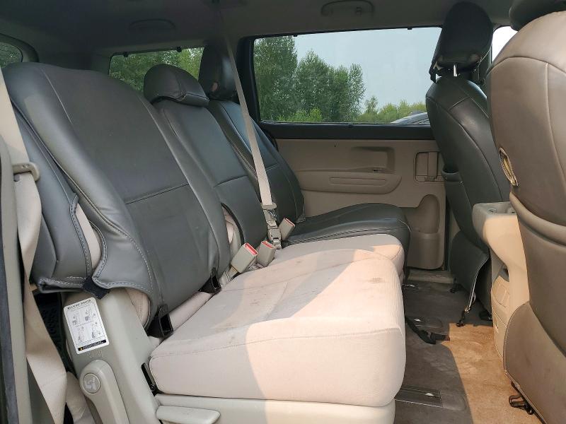 60062856 :رقم المزاد ، KNDMB5C14F6036793 vin ، 2015 Kia Sedona مزاد بيع