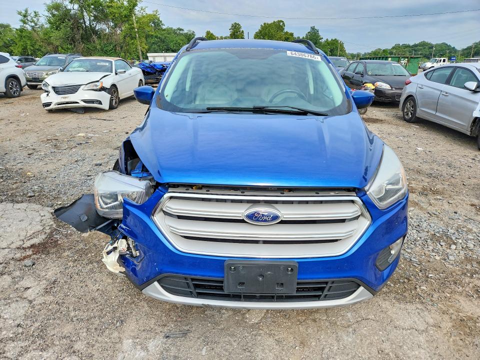 64386786 :رقم المزاد ، 1FMCU0HDXJUA21663 vin ، 2018 Ford Escape مزاد بيع