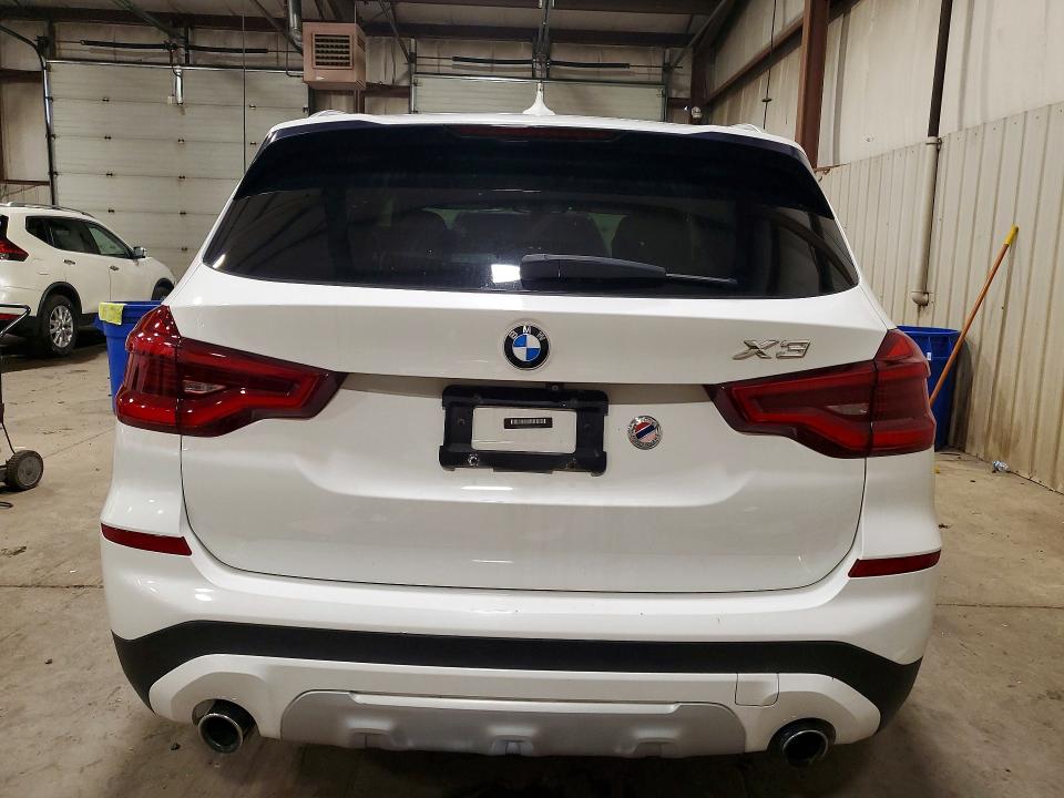63367246 :رقم المزاد ، 5UXTR9C50JLC81801 vin ، 2018 Bmw X3 مزاد بيع