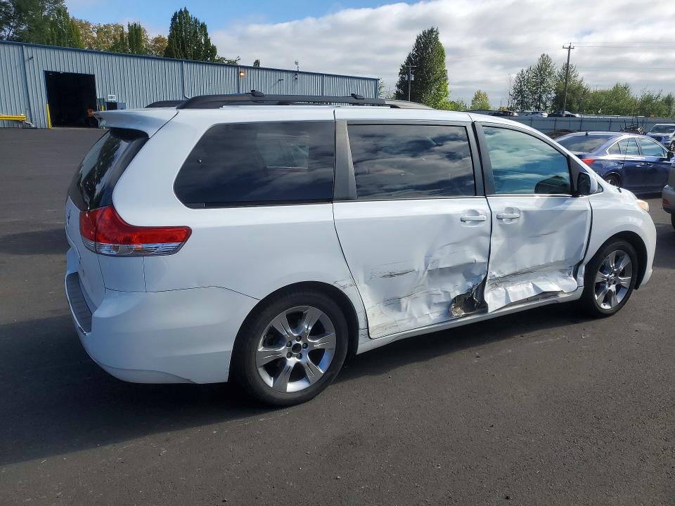 2012 Toyota Sienna მანქანა იყიდება აუქციონზე, vin: 5TDKK3DC7CS219337, აუქციონის ნომერი: 64199556