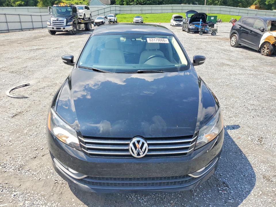 63179066 :رقم المزاد ، 1VWBS7A38FC031053 vin ، 2015 Volkswagen Passat مزاد بيع
