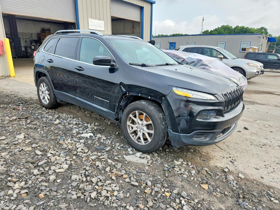 Продаж на аукціоні авто 2018 Jeep Cherokee, vin: 1C4PJMCB0JD529684, номер лоту: 63786316