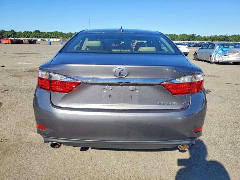 66528636 :رقم المزاد ، JTHBK1GG8F2158657 vin ، 2015 Lexus Es مزاد بيع