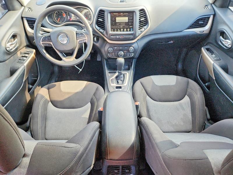 67134946 :رقم المزاد ، 1C4PJLCB8JD605209 vin ، 2018 Jeep Cherokee مزاد بيع